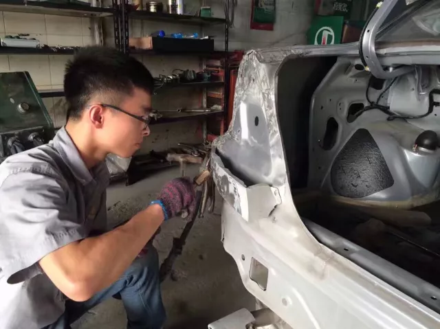 想做小拇指快修店老板，6年鈑金師傅轉(zhuǎn)行小拇指SA