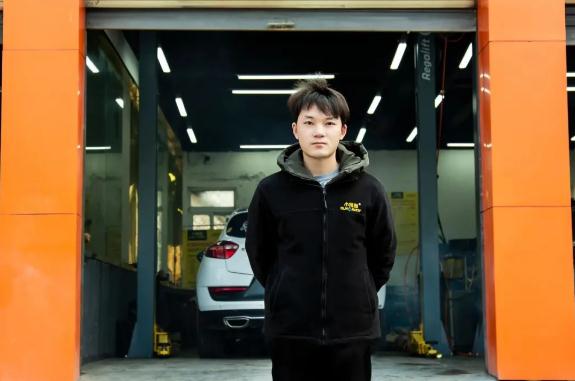 小拇指技師升級當(dāng)門店老板，他說“這感覺太爽了！”