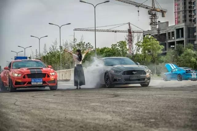 1498110063374763pC39.jpg 640.webp (32).jpg