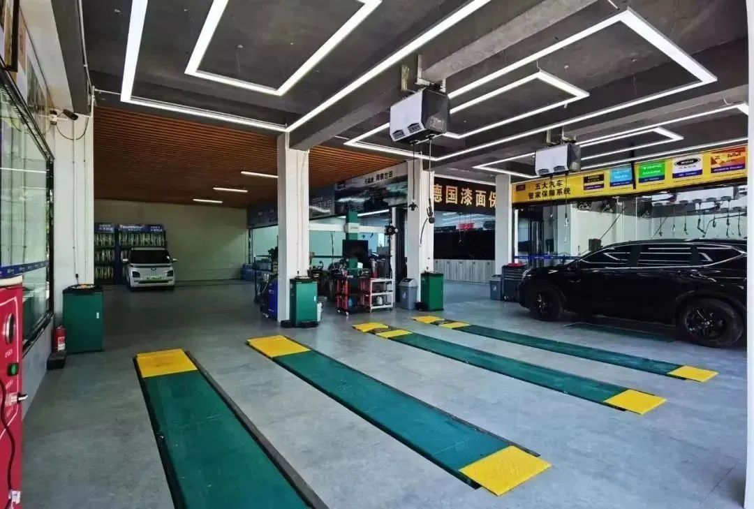 1687748148103538BEE0.jpg 1687748148103538BEE0.jpg